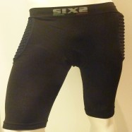 SHORT SIXS PRO S2 SIXS CON FONDELLO E 2 PROTEZIONI FIANCHI ALL BLACK